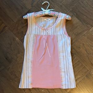 Veeko Sleeveless Blouse